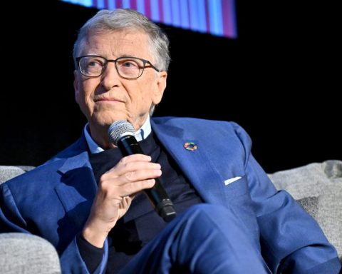 Bill Gates Sounds the Alarm: 4 Critical Issues Facing the Next Generation