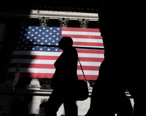 Corporate Gains or Public Voices: The Battle of Stock Market Sentiments