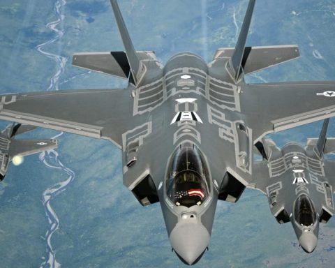 <title>Inside the Making of America's F-35 Stealth Fighter</title>