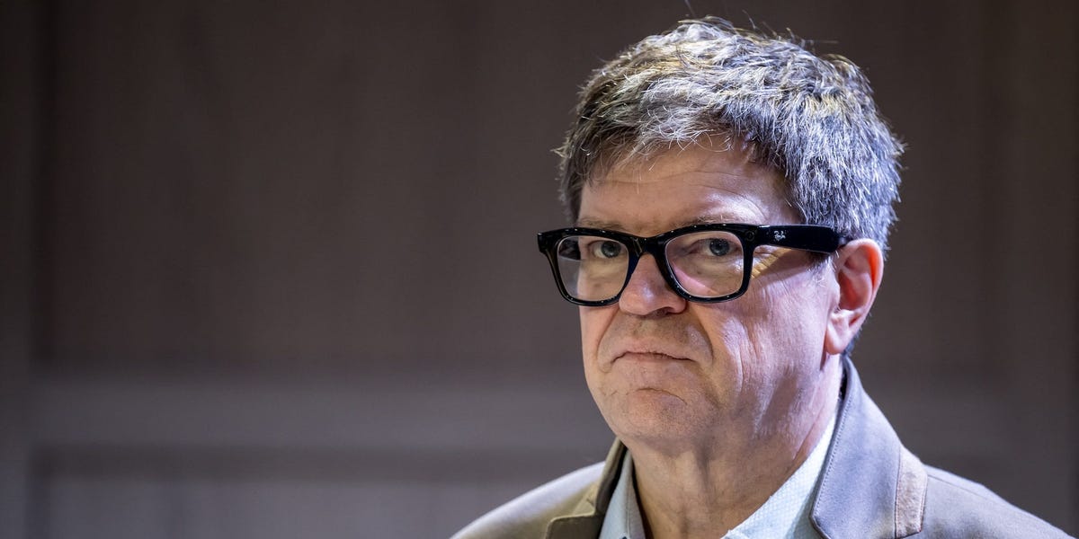 AI Expert Cautions US Researchers on Potential Exodus Due to Funding Freeze
