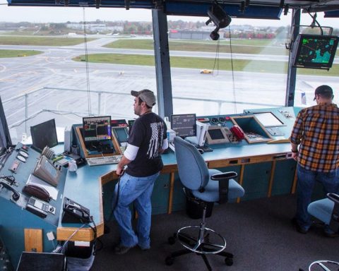 Fast-Tracking Your Air Traffic Control Career: Essential Insights Before You Apply