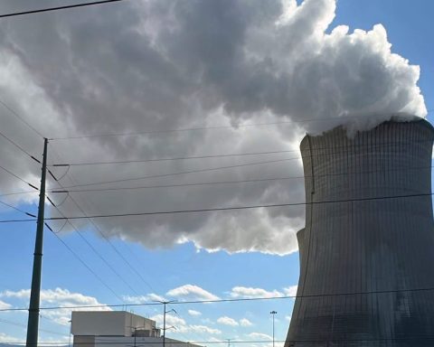 <title>Amazon's Strategic Investment in Data Center Near Susquehanna Nuclear Facility</title>