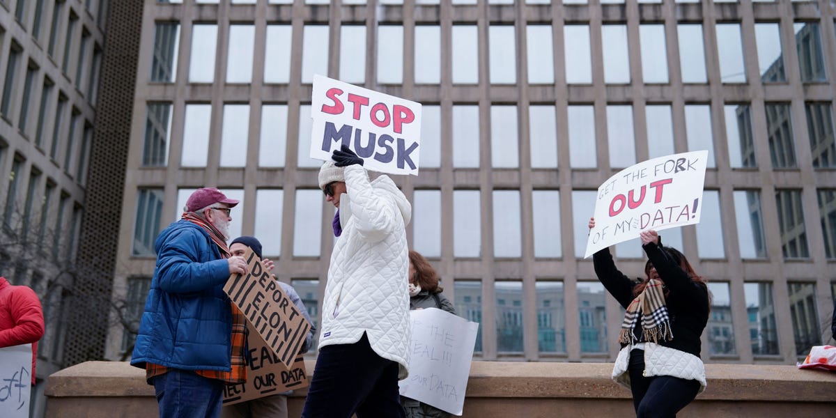 Court Overturns Trump's Mass Firings of Probationary Employees