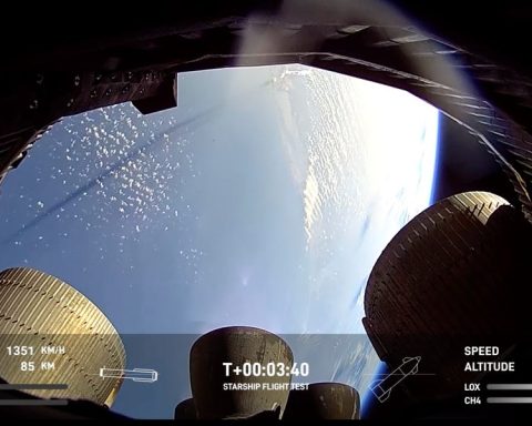 <title>Soaring into the Abyss: Starship's Wild Ride</title>