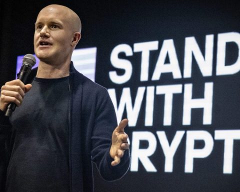 Coinbase Faces 10% Decline as Crypto Summit Fails to Deliver and S&P 500 Exclusion Looms