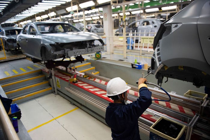 <title>Manufacturing Revolution: Mexico's Auto Industry</title>