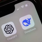 Comparing AI: ChatGPT vs. DeepSeek on Mobile