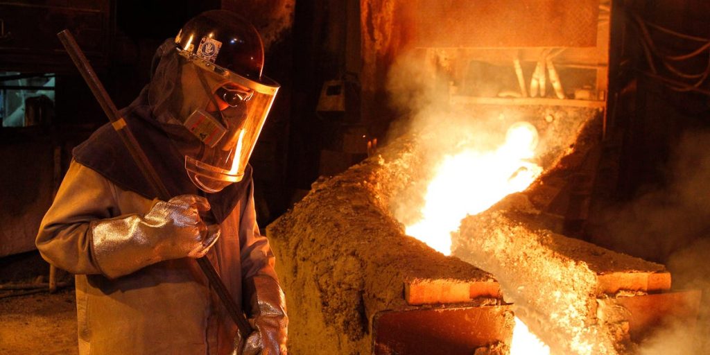 Copper Chronicles: The Clash of Markets in New York and London